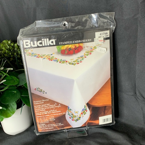 Vintage Bucilla “Summer Berries” 104” x 60” stamped embroidery tablecloth kit - Picture 1 of 5